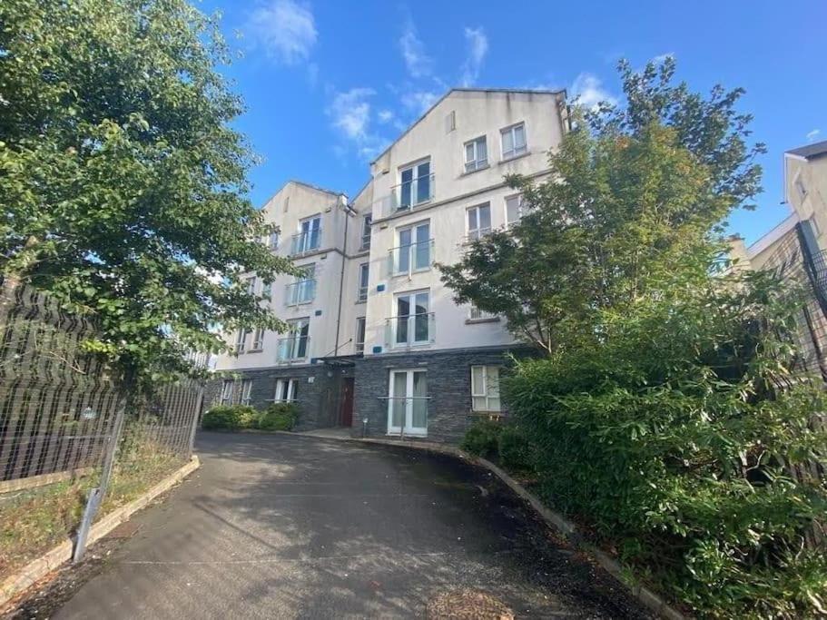 Artistic Stunning Apartment City View Londonderry Exterior foto